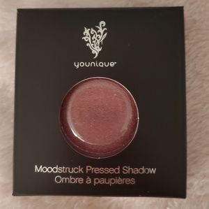 Younique moonstruck pressed eyeshadow